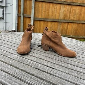 Kelsi Dagger Brooklyn Brown Kamper Suede Boots Booties‎ Soft Comfy Size 10